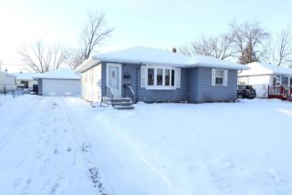 2006 8th St, Fargo ND  58102-5021 exterior