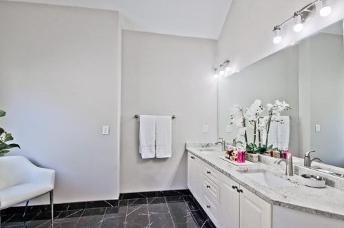 1898 Connemara Dr, Atlanta GA  30341-1565 exterior