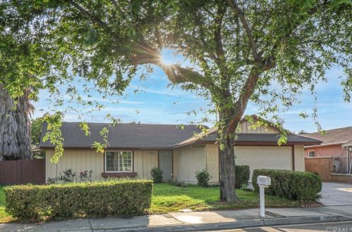 6855 Canoga Pl, Riverside, CA 92504-2101