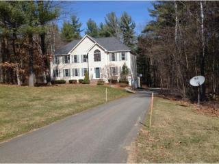 2 Carousel Ct, Londonderry, NH 03053-6129