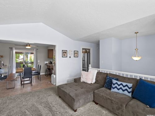 5120 Wake Robin Dr, Taylorsville, UT 84081-5348