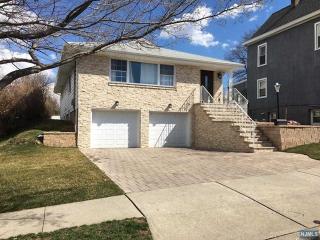 39 Kipp Ave, Lodi, NJ 07644-2916