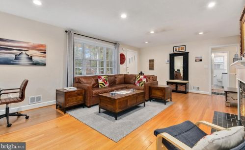 322 Northwest Dr, Silver Spring MD 20901-1431 exterior