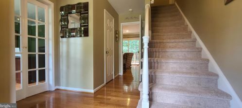 6408 Four Oaks Ln, Springfield, VA 22015-4025