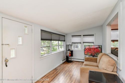 2225 Laurel Dr, Point Pleasant Beach, NJ 08742-5130