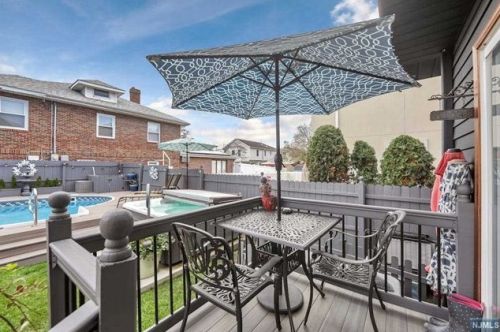 182 12th St, Wood-Ridge NJ  07075-2067 exterior