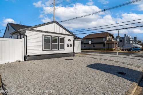 113 Philadelphia Ave, Lavallette, NJ 08735-2343