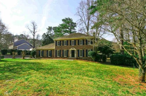 1903 Windcrest Dr, Lilburn, GA 30047-2563