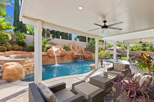 9564 Chandelle Way, Riverside CA  92508-6810 exterior