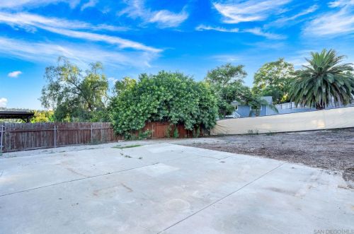 252 Plumosa Ave, Vista CA  92083-8022 exterior
