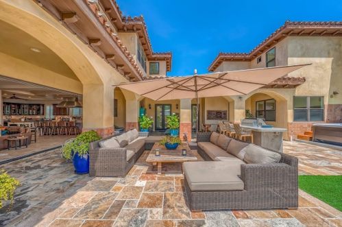 1814 Main St, Huntington Beach CA  92648-2725 exterior