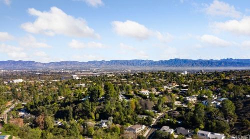 3878 Encino Hills Pl, Van Nuys, CA 91436-3859