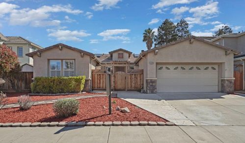 1220 Manley Dr, Tracy, CA 95377-8808