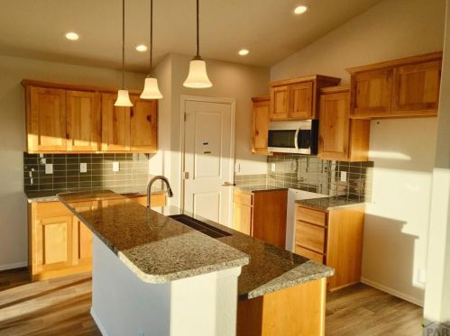 1065 Sapinero Dr, Pueblo, CO 81007-2134