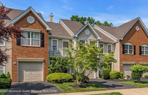 353 Daniele Dr, Tinton Falls NJ 07712-7943 exterior