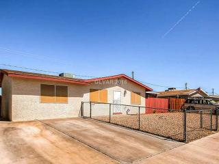 171 Metropolitan Dr, Henderson NV  89015-6172 exterior