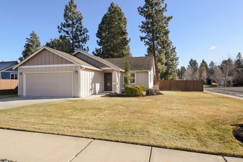 61070 Honkers Ct, Bend OR  97702-9370 exterior