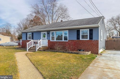 903 Pasadena Dr, Somerdale, NJ 08083-1902