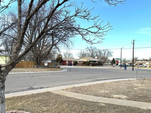 301 Kenwood Dr, Pueblo CO  81004-1623 exterior