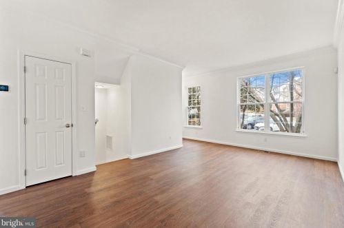11463 Heritage Commons Way, Herndon, VA 20194-1032