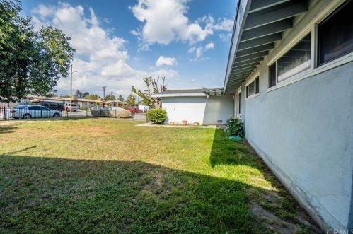 4521 Hawthorne St, Montclair, CA 91763-1907