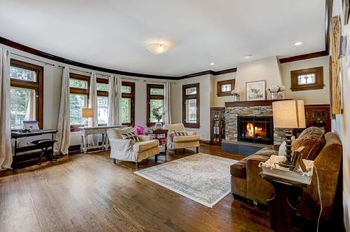 5757 Nina Ave, Chicago, IL 60631-2432