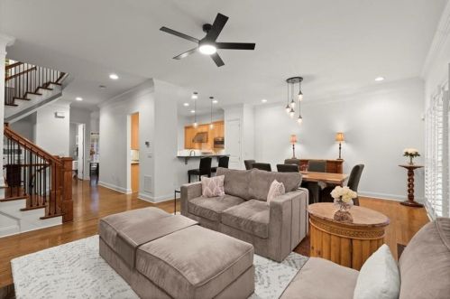 5449 Battery Ln, Atlanta, GA 30342-7002