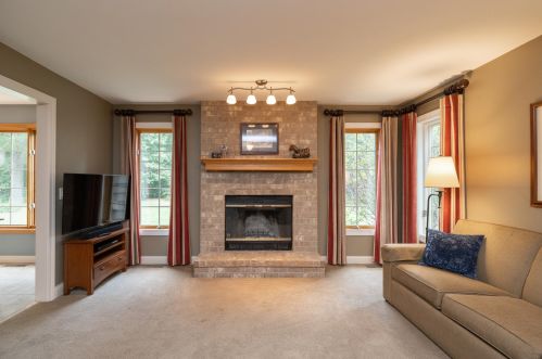 12566 Dover Dr, Saint Paul MN  55124-5238 exterior