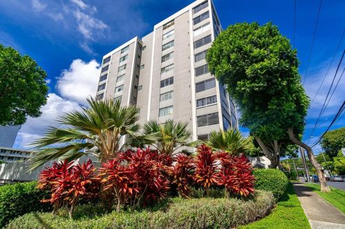 1545 Nehoa St, Honolulu HI  96822-2088 exterior