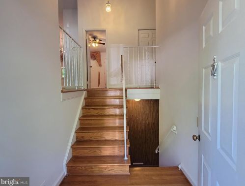6684 Old Blacksmith Dr, Springfield VA  22015-4137 exterior