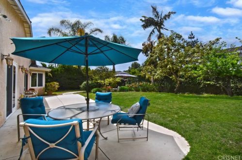 3915 Declaration Ave, Calabasas, CA 91302-5740