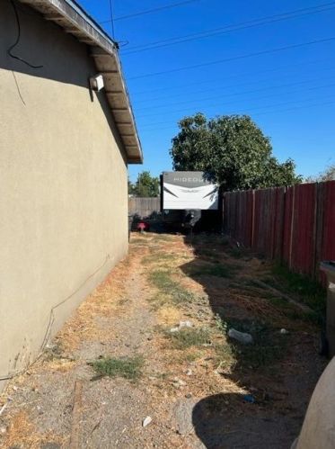 293 Clayton Ave, Stockton, CA 95206-3747