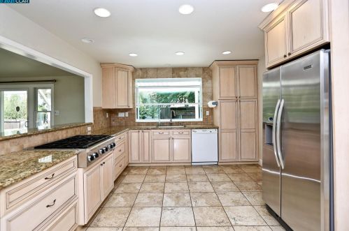1173 Kalima Pl, Concord, CA 94521-4711