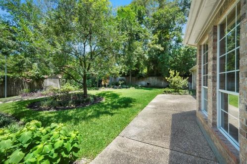 28 Wedgewood Blvd, Conroe TX  77304-1349 exterior