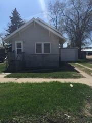 316 6th Ave, Minot, ND 58703-2524