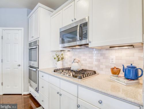 395 Lord Fairfax St, Charles Town WV 25414-2529 exterior