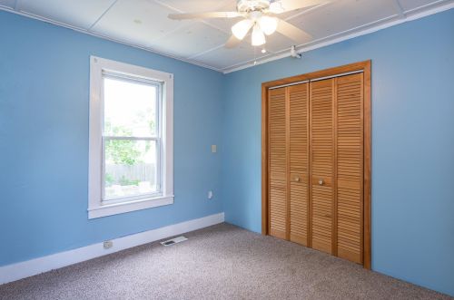 97 Blossom St, Nashua, NH 03060-3715