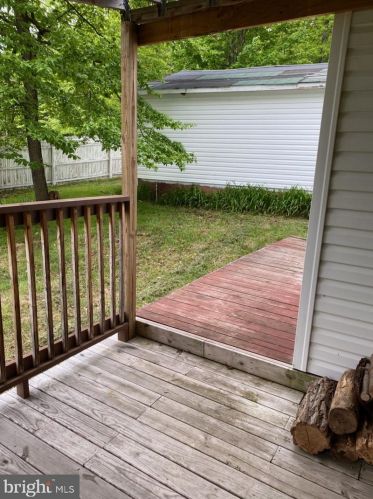 33 Blueberry Ln, Franklin WV  26807-8053 exterior