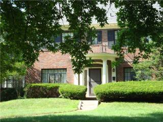 2350 Grantwood Dr, Toledo OH  43613-3911 exterior