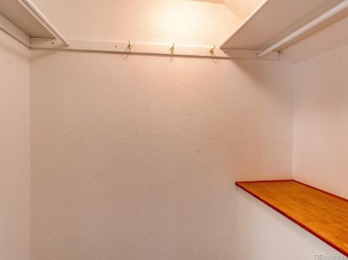 20695 Oxford Pl, Denver CO 80014-5137 exterior