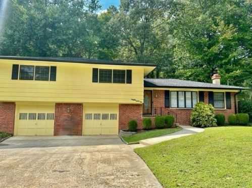 3710 Creekview Cir, Atlanta GA  30349-3524 exterior