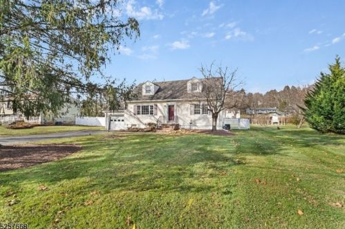 18 Meadow Ln, Hackettstown NJ  07840-4116 exterior