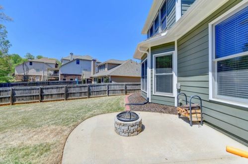 116 Newcastle Walk, Holly Springs GA  30188-6087 exterior