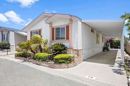250 Rose Dr, Placentia, CA 92870-5303