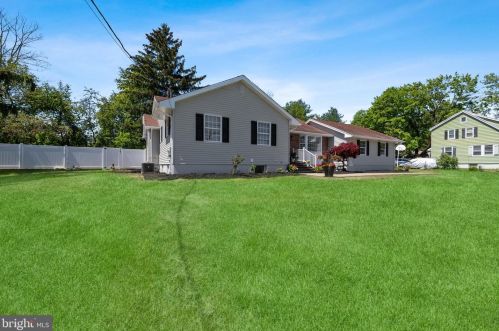 4 Hillside Ave, Princeton, NJ 08540-1404