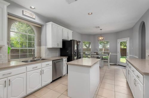 6418 Cyn Pointe Ln, Richmond TX 77469-6106 exterior