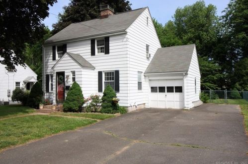87 Spring St, Glastonbury, CT 06033-1021