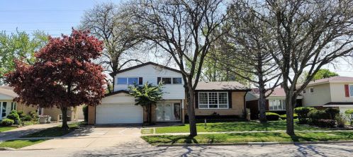 7929 Beckwith Rd, Morton Grove, IL 60053-1032