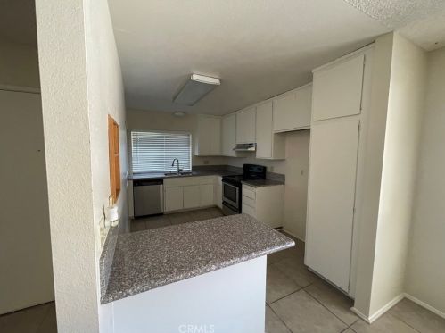 5496 Willow Woods Ln, Anaheim, CA 92807-1433