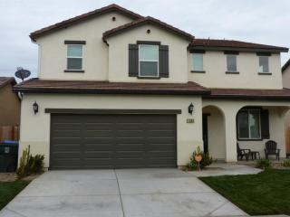 1393 La Quinta Way, Madera, CA 93638-9365